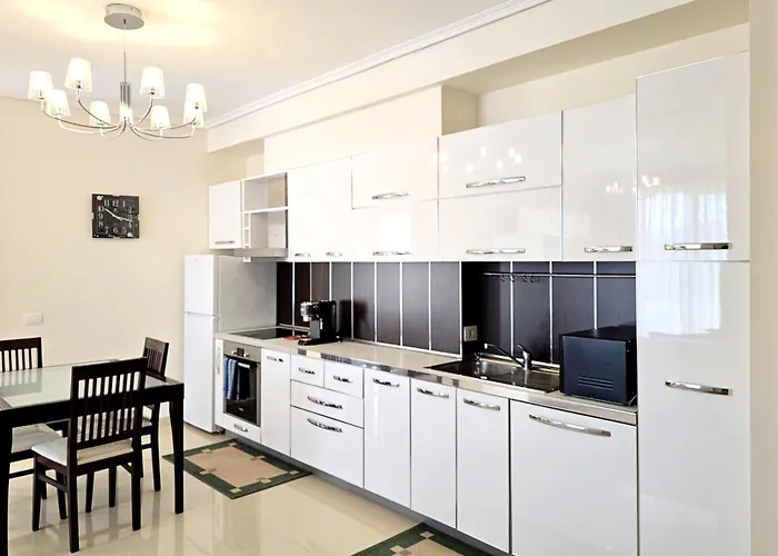 Jona's Top-floor Oasis Апартаменты *