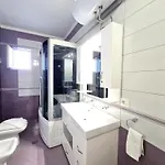 Jona's Top-floor Oasis Appartement