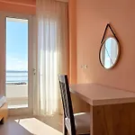 Jona's Top-floor Oasis Saranda
