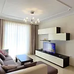Jona's Top-floor Oasis Appartement Saranda