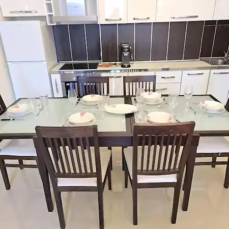 Jona's Top-floor Oasis Apartamento Sarandë